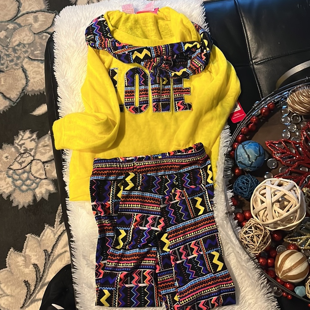 NWTS! Girls Park 3 Piece Outfit! Size:4 with infinity scarf and Love jersey!